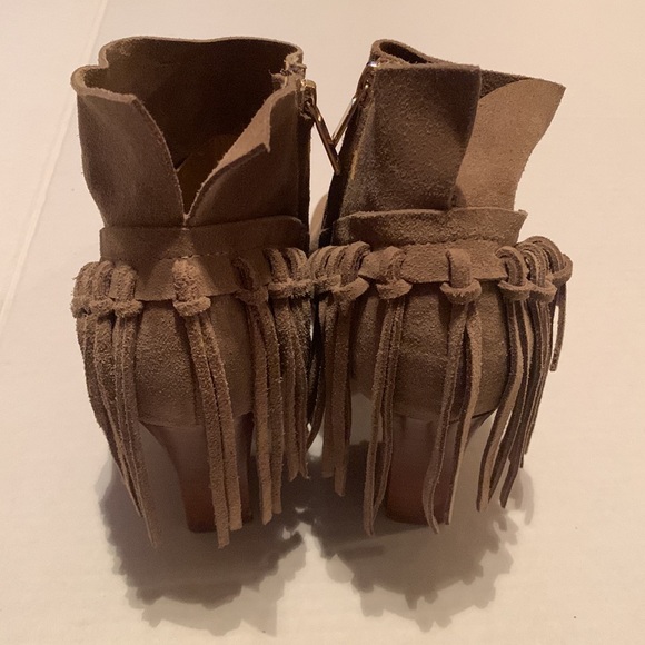 Marc Fisher bootie with fringes - Picture 2 of 8